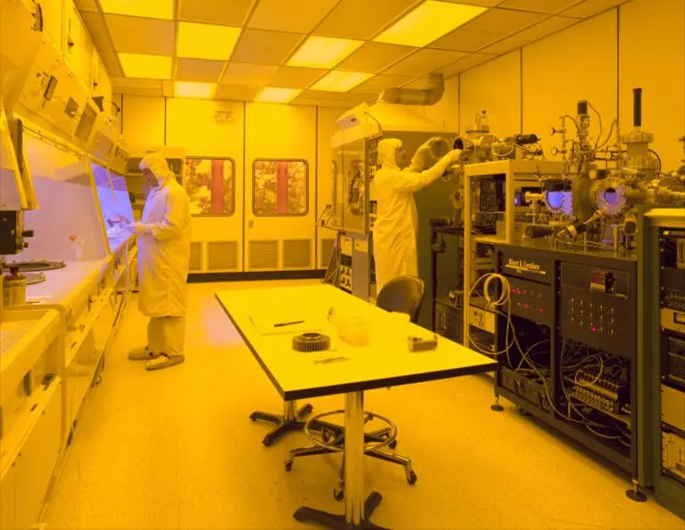 Semiconductor cleanroom